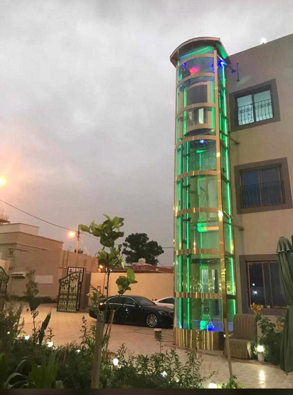 e8851eff 04d3 4be0 a921 0e4d135d83b6